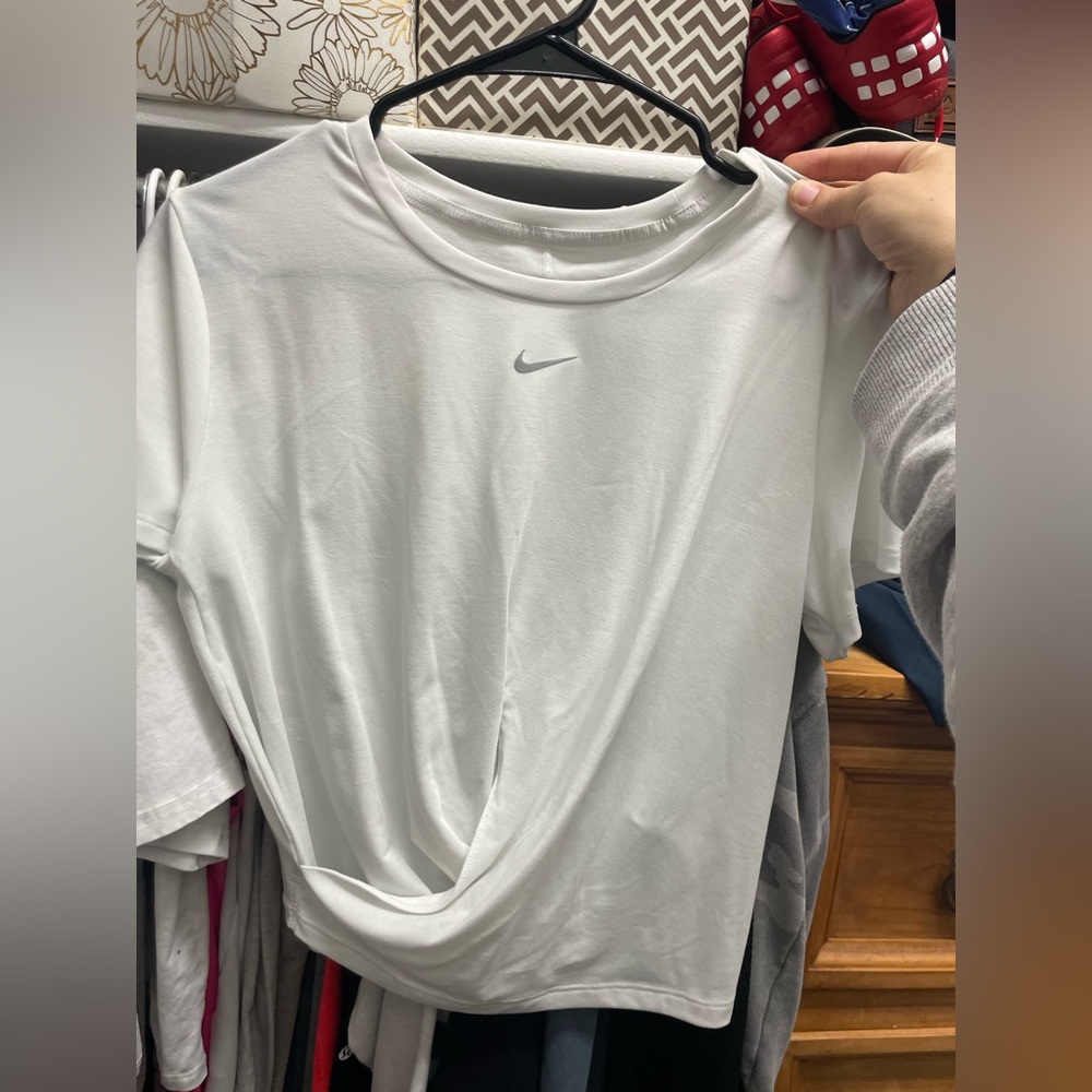 Nike crop top dry fit